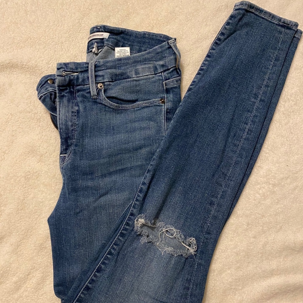 GOOD AMERICAN good legs distressed jeans